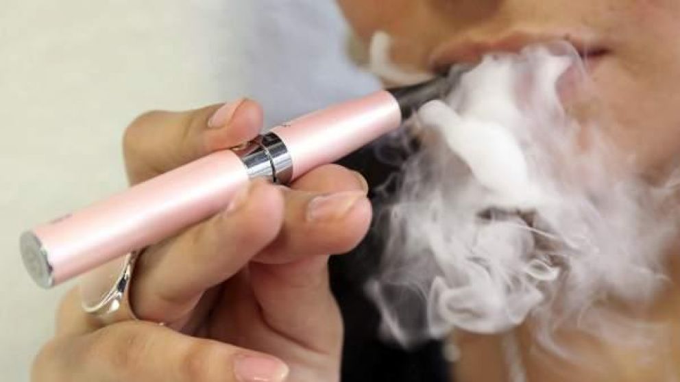 El estado de Michigan fue el primero en prohibir la venta de los cigarrillos electr�nicos. 