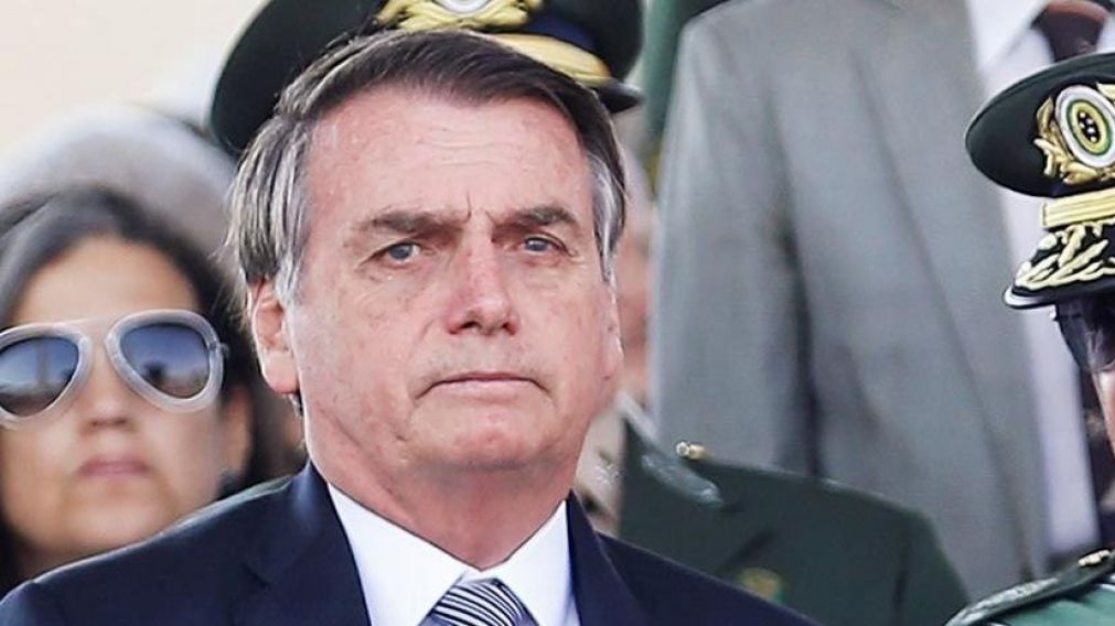 Bolsonaro pide voto de confianza para que no "vuelva el PT"