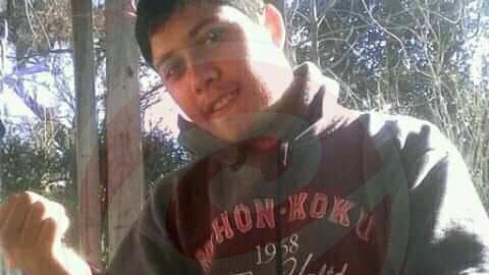 Roberto, de 26 años, continúa detenido.