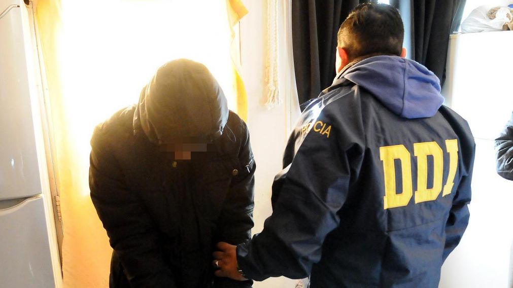 Tres detenidos por extorsión en la Isla Maciel y Villa Tranquila.