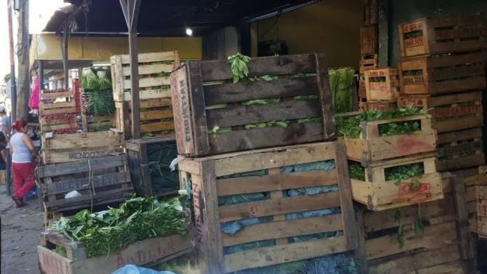 El homicidio se concretó a metros del Mercado de Frutas. (Google Street View)