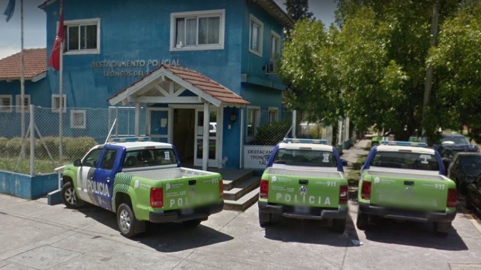 Pesquisas policiales del destacamento LosTroncos se encargan de investigar el tremendo suceso.