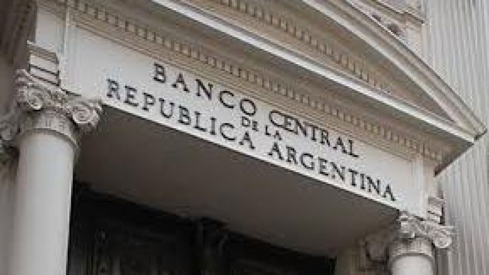Las miradas se dirigieron hacia el Banco Central y la implementación de las medidas anticrisis.