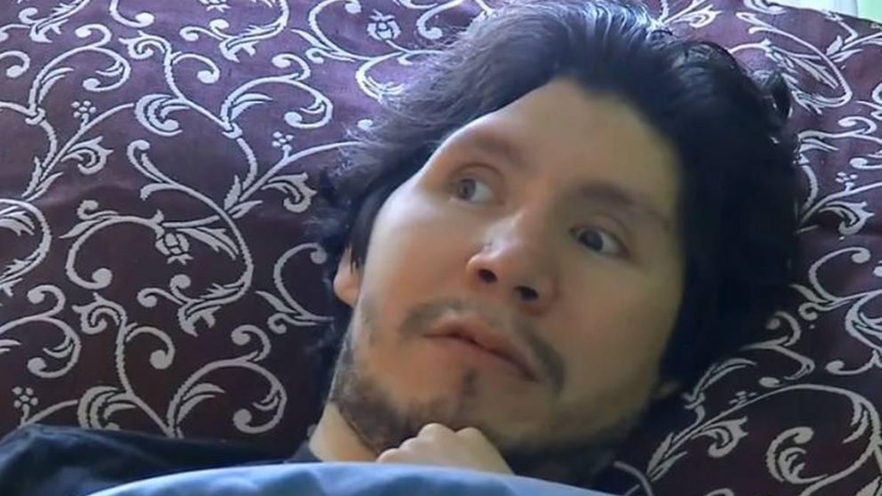 Fue a operarse una muela de juicio y una infección, lo dejó postrado en una cama.