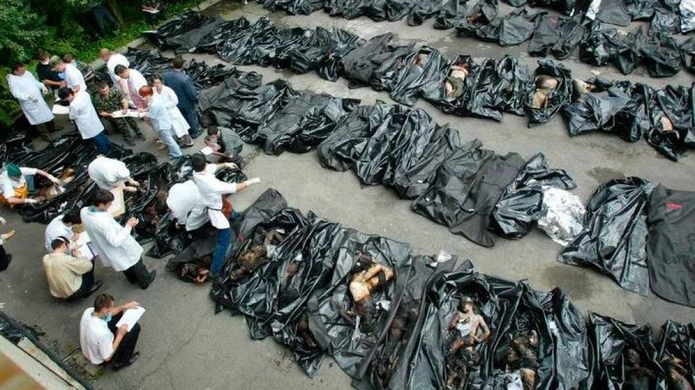 Los cuerpos de las víctimas de los atentados (Gentileza AFP).