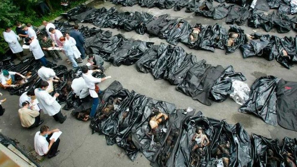 Los cuerpos de las víctimas de los atentados (Gentileza AFP).