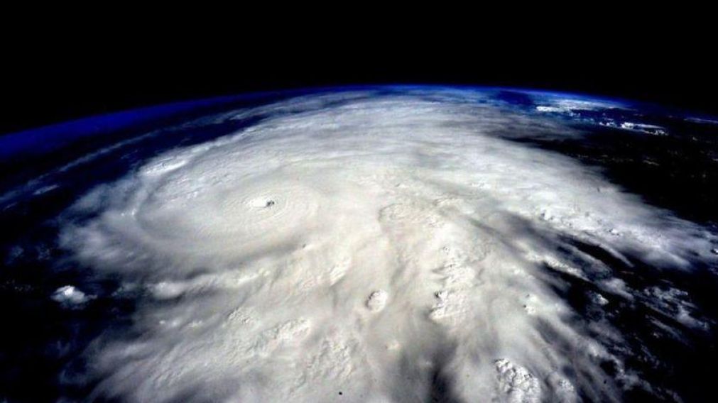 Los habitantes de Florida, atemorizados por la posible llegada de un huracán sin precedentes.