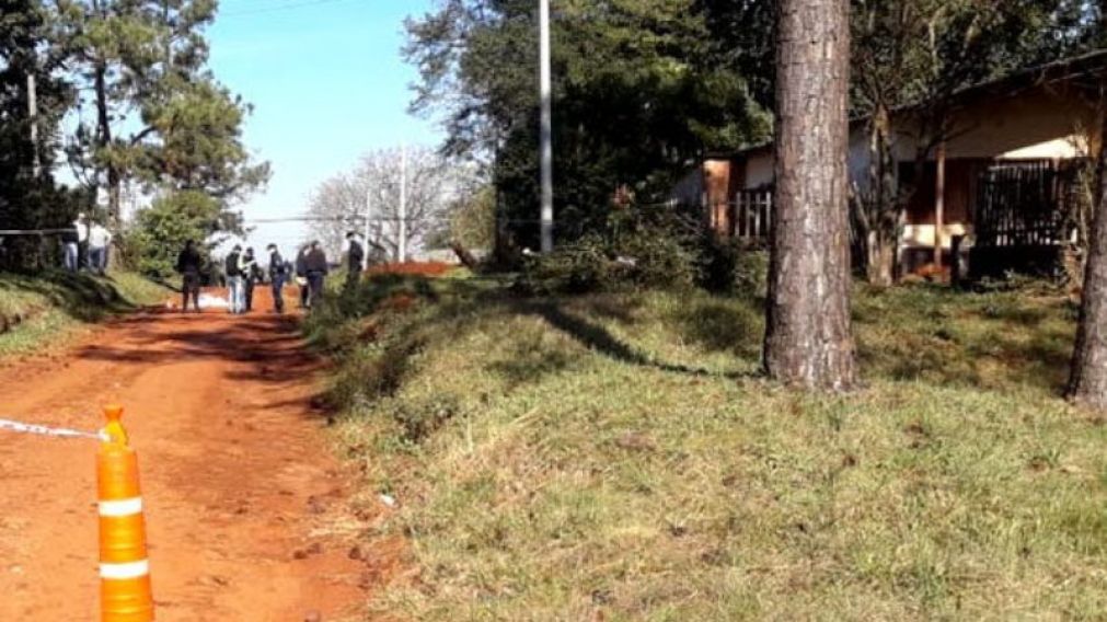 Secuestraron las armas reglamentarias de los detenidos (Gentileza: Misiones Online). 