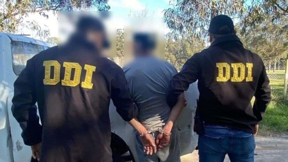 Este es el sospechoso que resultó detenido por los investigadores policiales.