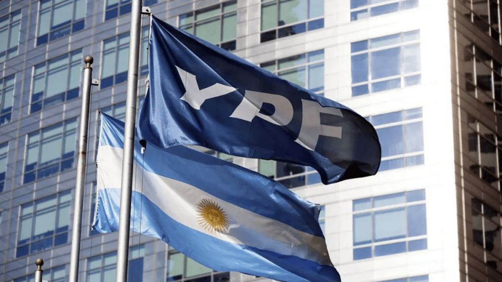 El conflicto se remonta a la expropiaci�n del 51% de las acciones de YPF  en el a�o 2012.