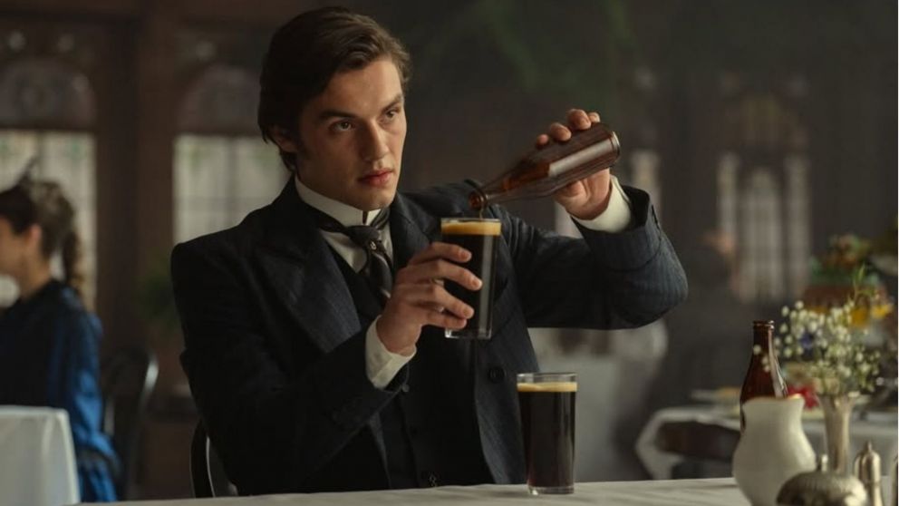 Esta nueva producción de Netflix combina intrigas, conflictos familiares y ambición en la icónica dinastía Guinness.