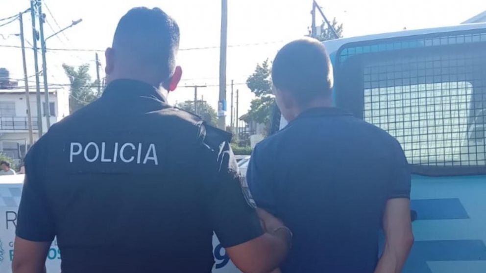 Este es uno de los ladrones que fue apresado en el operativo.