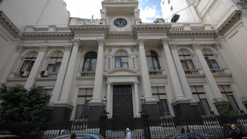 La política monetaria, "inviable a mediano plazo".