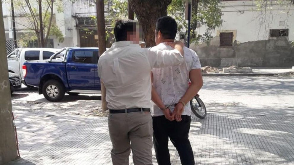 Lo detuvieron mientras apostaba de manera clandestina. (Gentileza: Nuevo Diario)