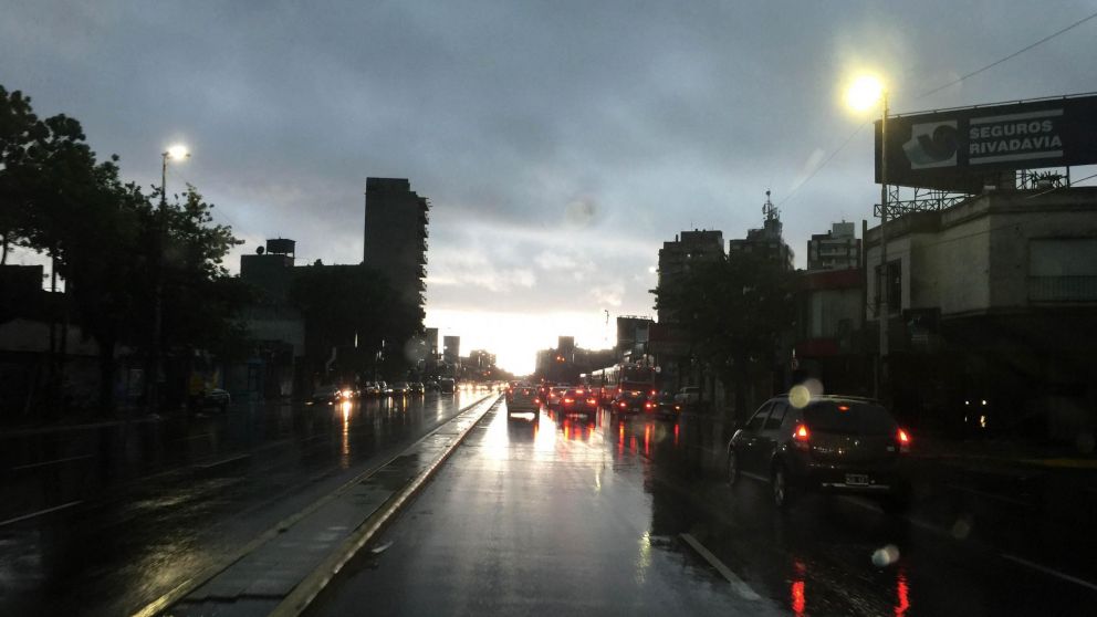 Las lluvias se registrarán durante todo el día sobre la ciudad de Buenos Aires (Carlos Ventura/Crónica/Archivo)