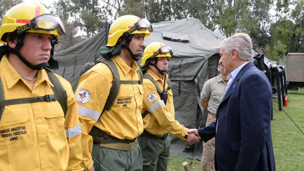 Aguad despidiendo a los brigadistas.