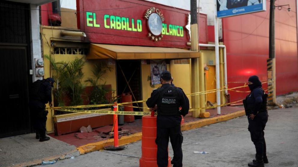 El bar llamado el "Caballo Blanco", donde la organización criminal perpetró los brutales asesinatos.