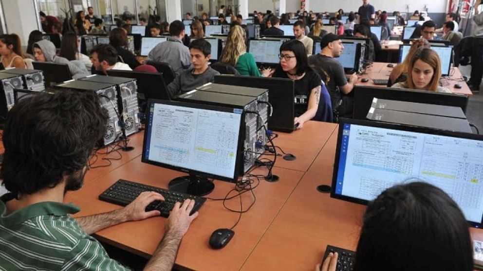 Adrián Pérez descartó la posibilidad de cambiar de empresa para las elecciones generales.