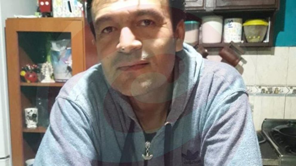 Alejandro, de 45 años, está internado en estado de gravedad.