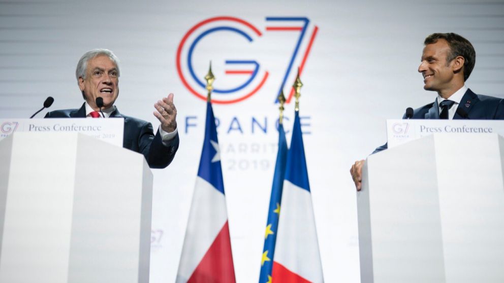 Piñera y Macron explicaron el proceso de colaboración en rueda de prensa (Twitter).