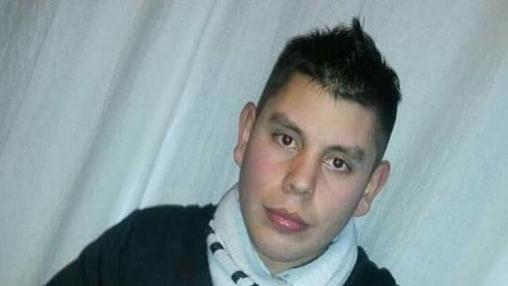 Esta es el oficial que encontraron muerto junto a una pistola 9mm.