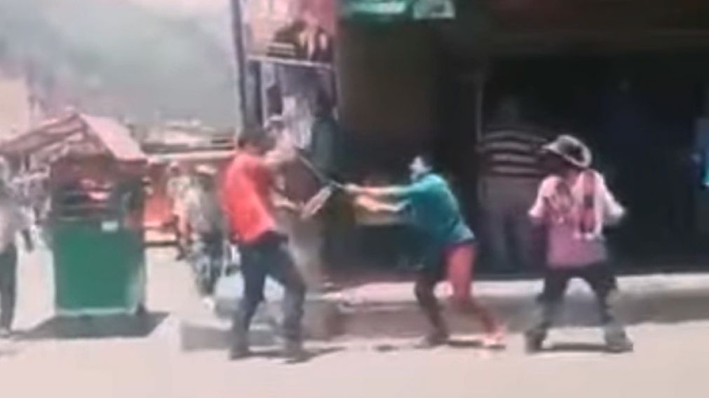 Los hombres se encontraban alcoholizados (Captura de video).