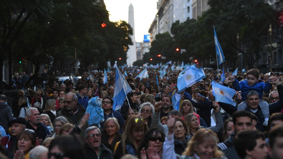 Masiva movilización en respaldo al Gobierno (Télam)