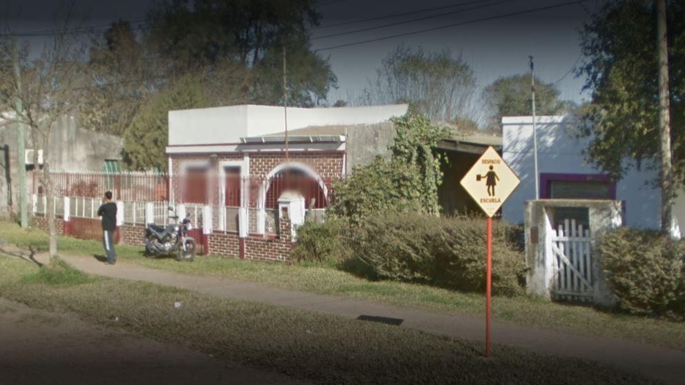 Los alumnos asisten a una escuela situada en el barrio Campo de Mayo. (Google Street View)