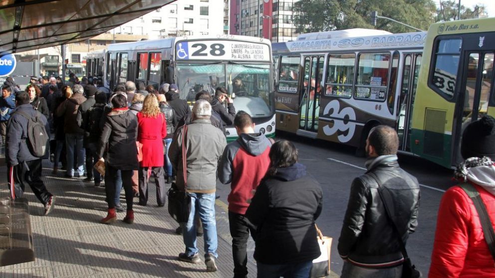 Los colectivos ya no tienen restricciones para circular por la ciudad.