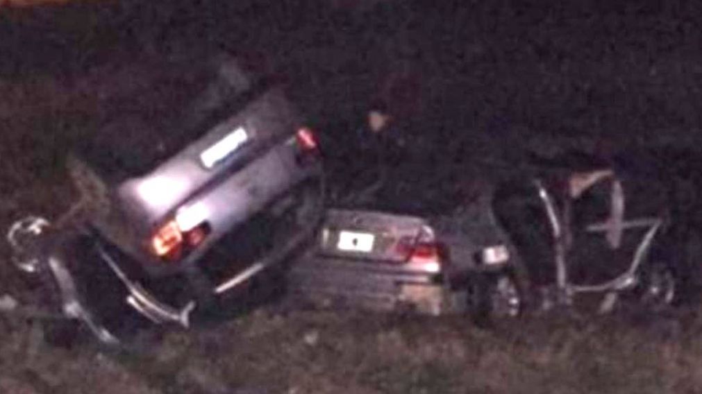 Otro auto volcó apenas minutos después del accidente.