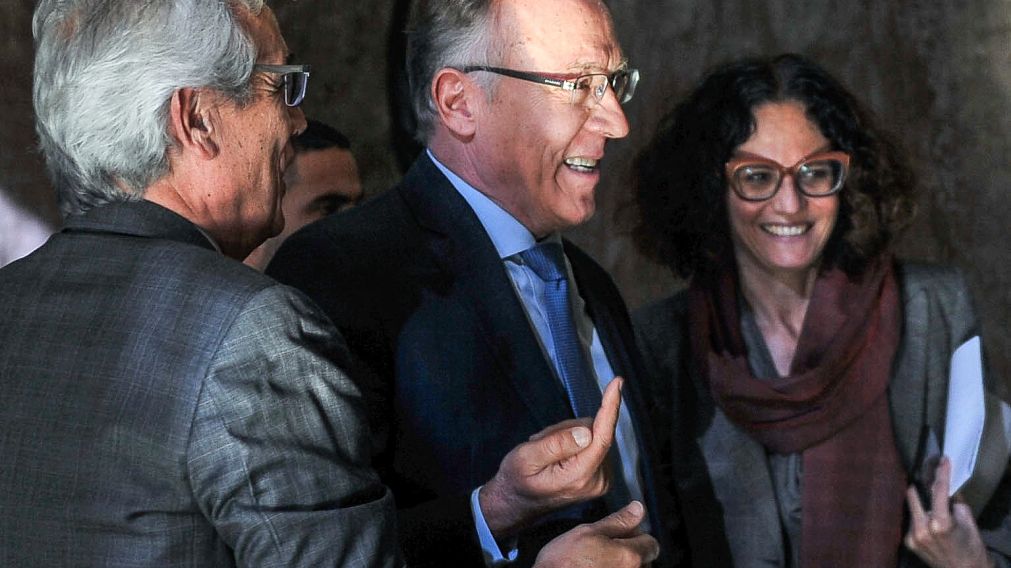 Nielsen y Todesca arribando a la reunión con Lacunza.
