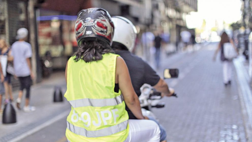 La obligatoriedad de la utilización del casco, como medida de seguridad, es clave para disminuir accidentes viales