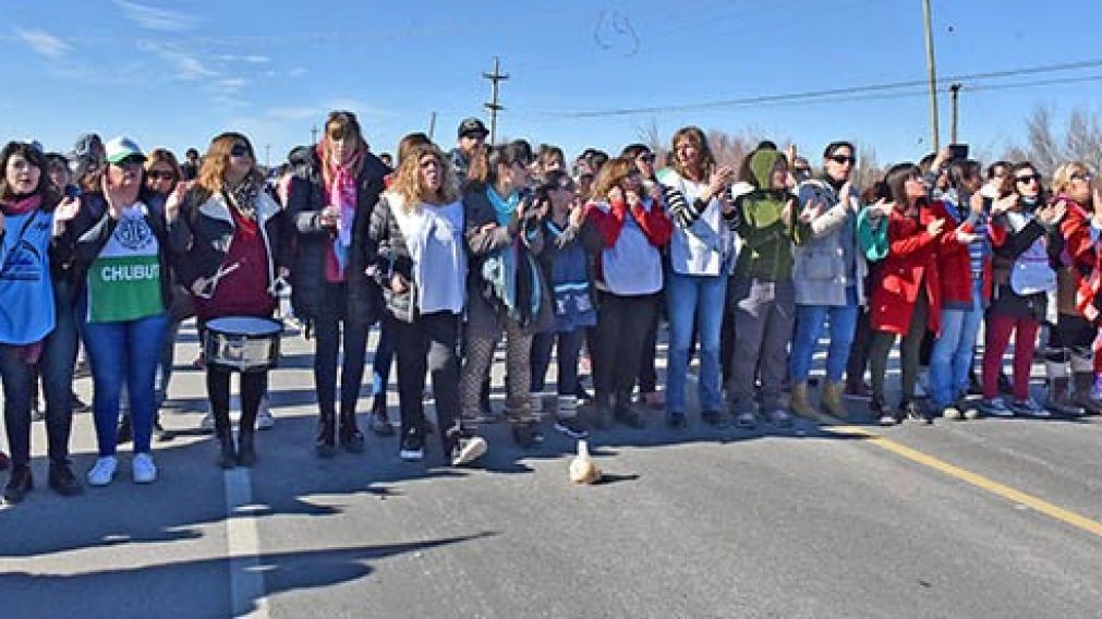 En Rawson hubo nuevas marchas sobre la ruta.