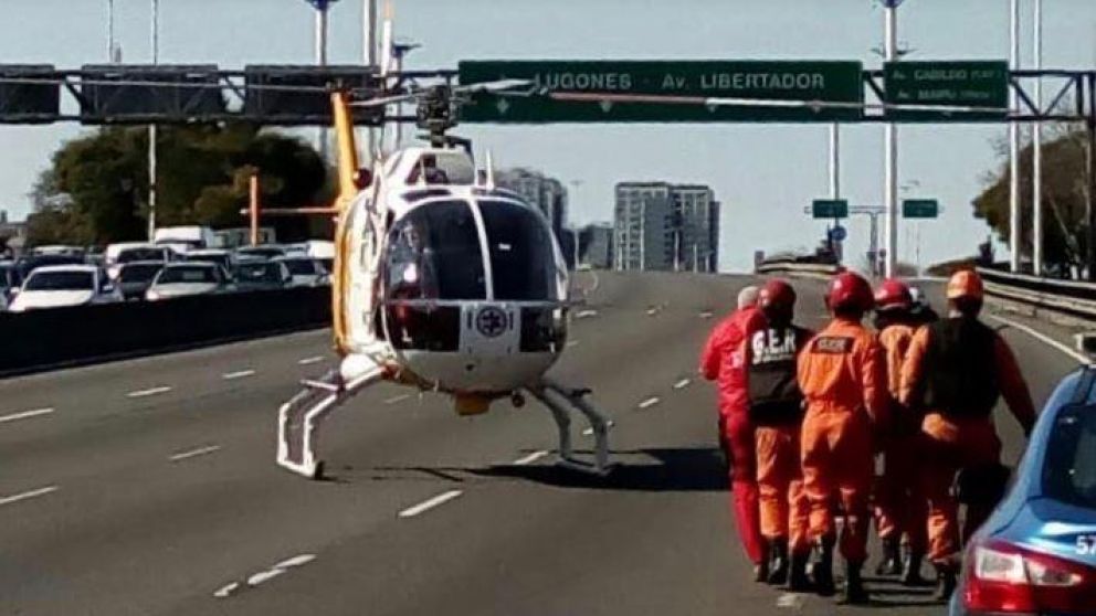 El hombre perdi� el control del veh�culo y volc� sobre la traza.