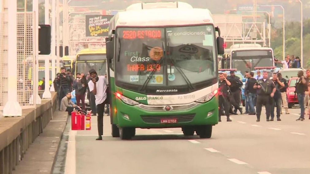 Una de las primeras imágenes del secuestrador (Captura/TV Globo).