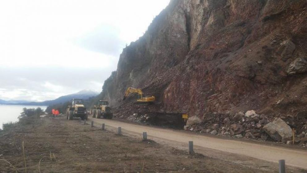 Reabrirán media calzada de la ruta nacional 40 .