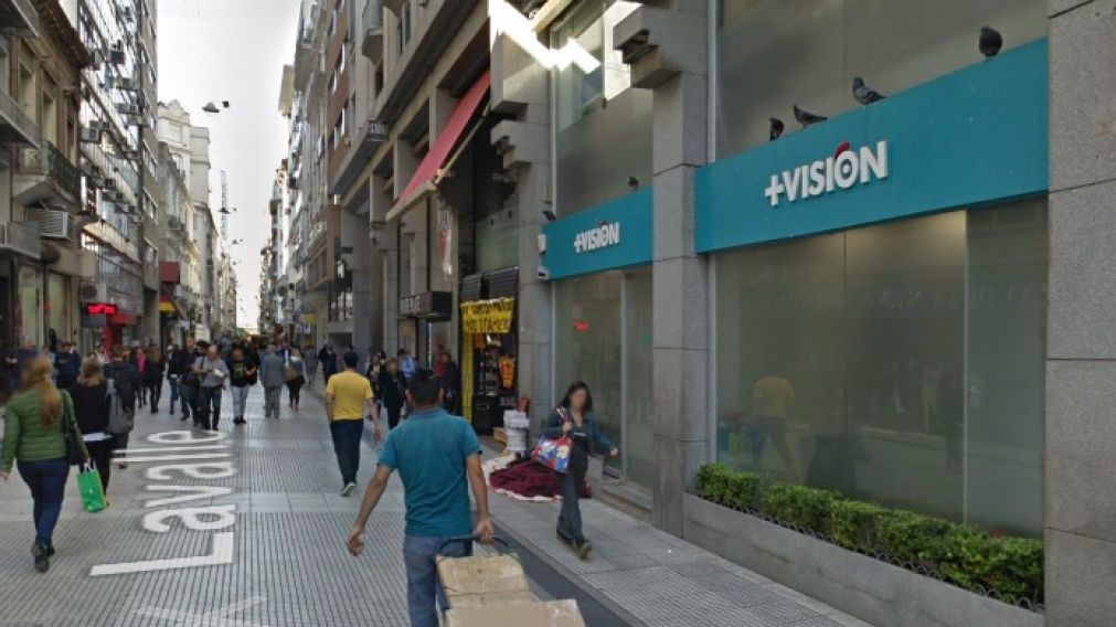 En esta transitada arteria porte�a ocurri� el hurto. 