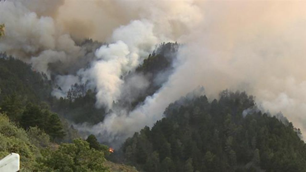 El incendio es de grandes proporciones y es el tercero en una semana.
