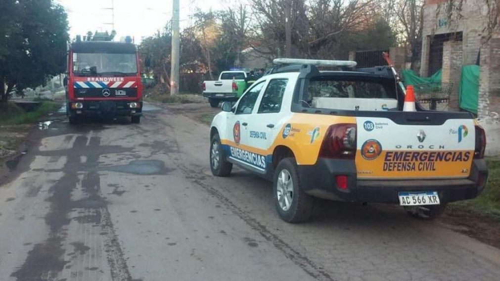 Trabajaron policías y bomberos en el lugar.