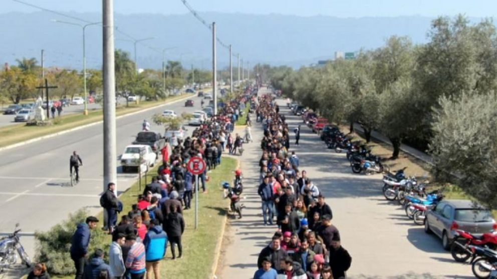Una cadena ofrece puestos, abrirá una nueva sucursal en la ciudad de Yerba Buena.
