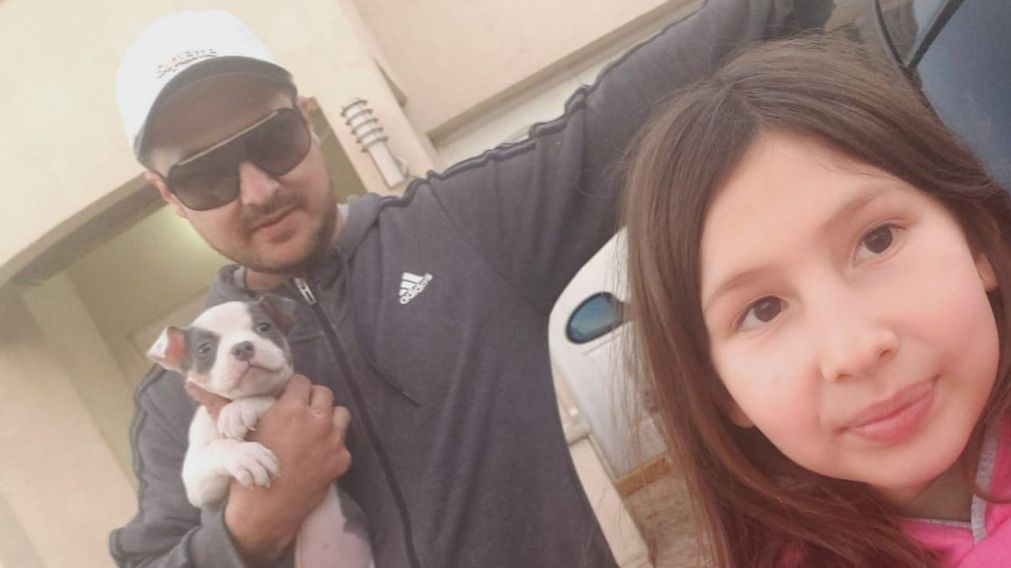 Jazm�n, su padre y Army. �Que la devuelvan! 