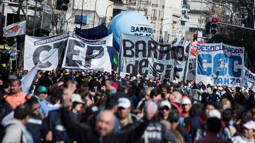 Los movimientos sociales le reclaman al gobierno medidas para los sectores m�s vulnerables.