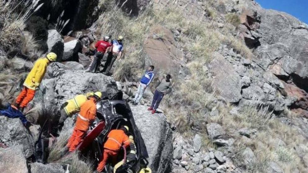 Los tres tuvieron que ser hospitalizados tras el accidente.