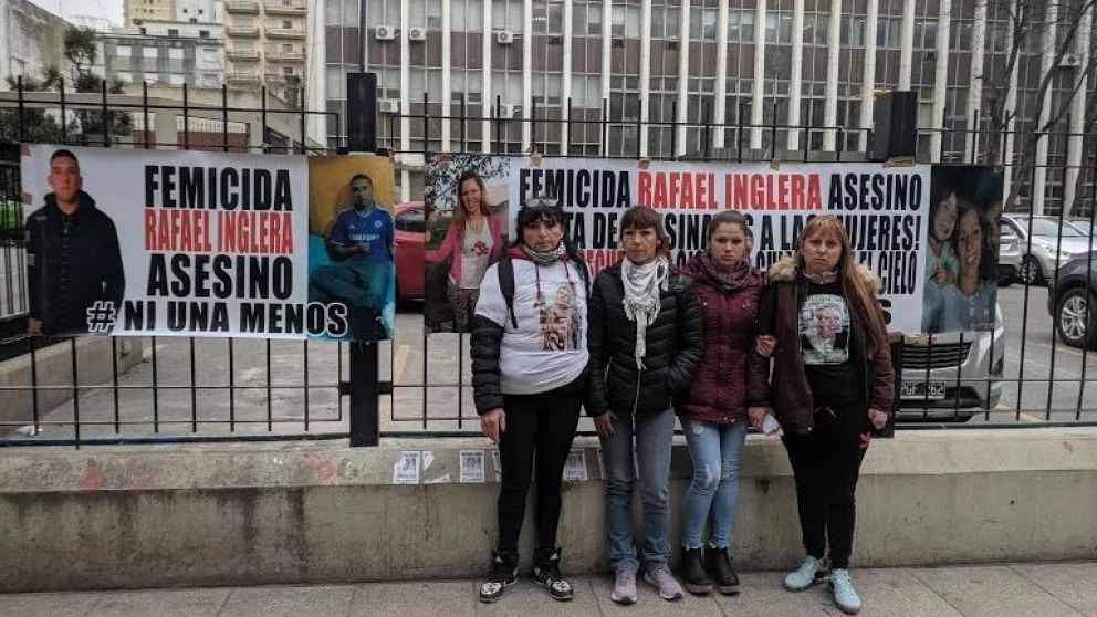 Familiares de Nancy Segura pidiendo justicia antes del juicio (Gentileza: La Capital).