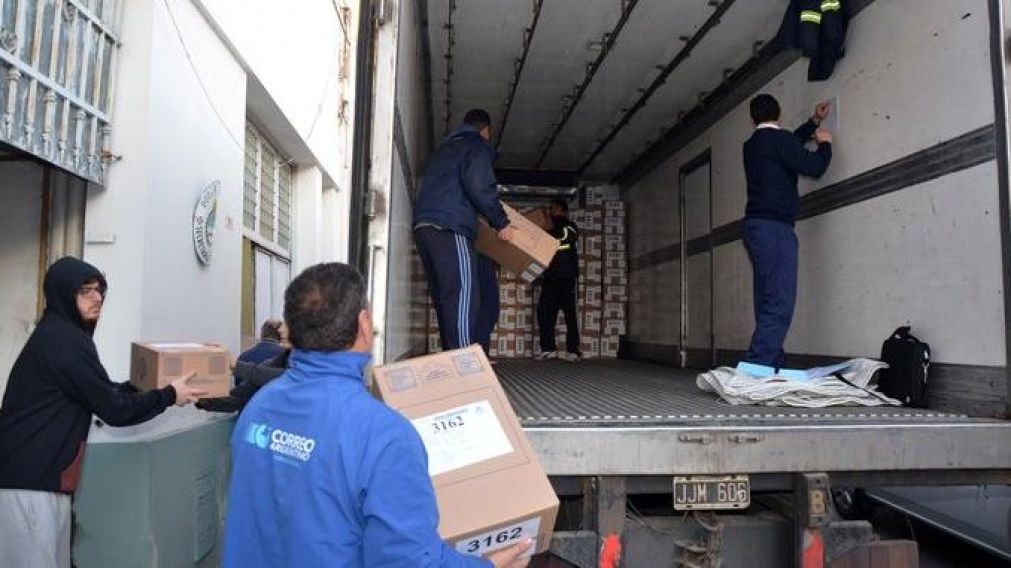 Los envíos partieron desde el correo Argentino. (Télam)