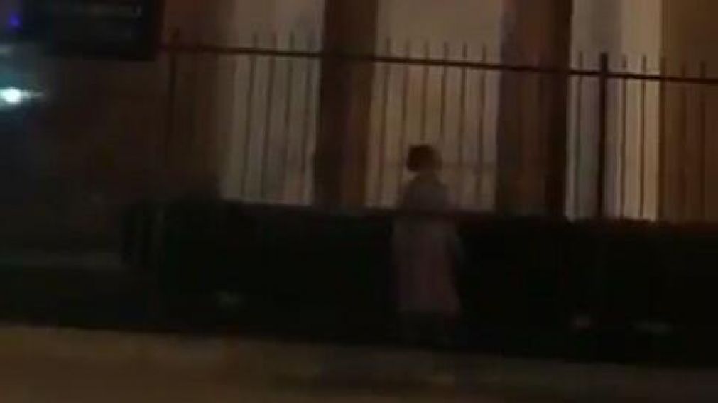 Nena "fantasma" en la Iglesia de Jesucristo de los Santos. (Captura de pantalla)