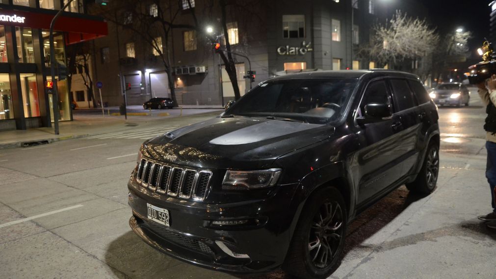 Atacaron la camioneta que trasladaba a Espert a los estudios de Crónica (Fernando Pérez Re/Crónica)