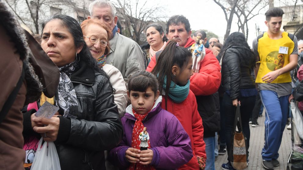 En el lugar, hay al menos dos kilómetros de cola (Rubén Paredes/Crónica).