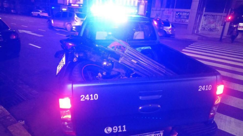 El conductor de la moto murió en el acto. (Twitter).