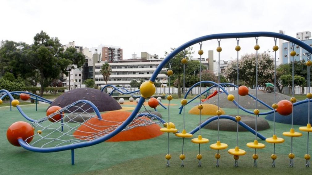No se podrá fumar en la zona de juegos infantiles de plazas (archivo).